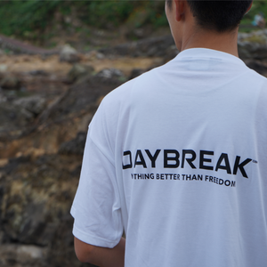 DAYBREAK BIG POCKET TEE (WHITE)